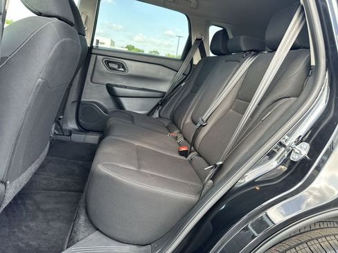 Used 2025 Nissan Rogue S AWD/4WD image 27