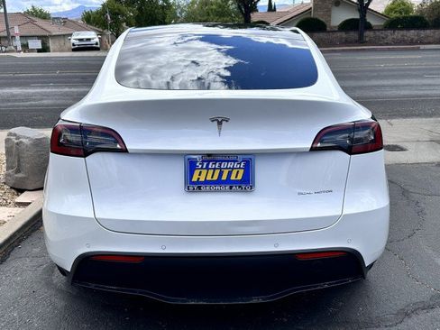 Used 2022 Tesla Model Y Long Range image 4