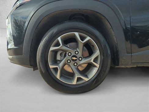Used 2025 Chevrolet Trax LT image 22