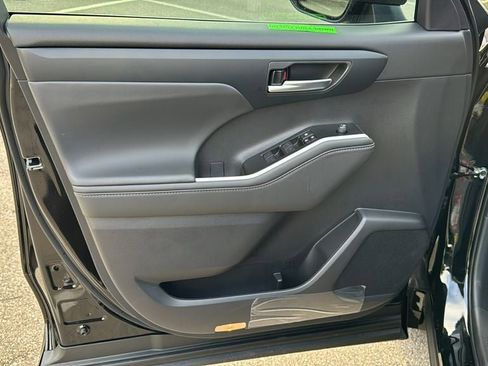 New 2026 Toyota Highlander XLE AWD/4WD image 13