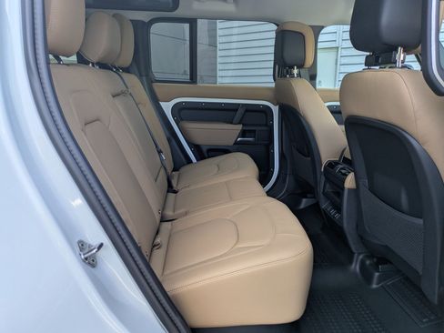 New 2026 Land Rover Defender 110 X-Dynamic SE AWD/4WD image 30