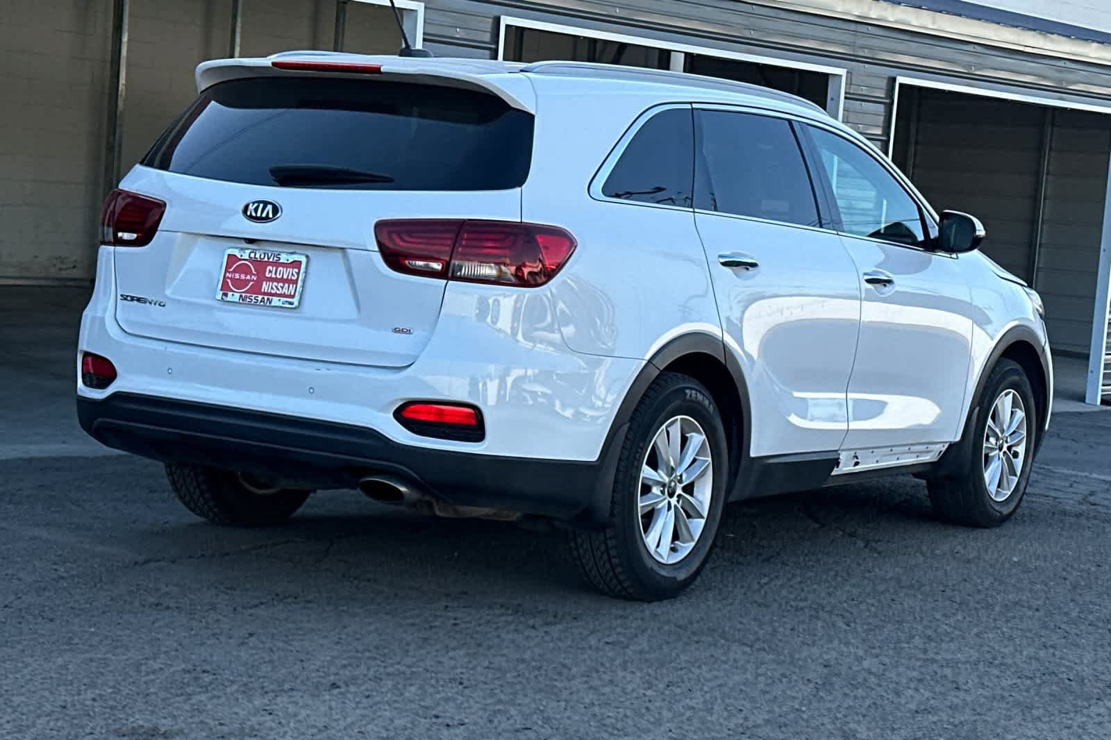 Used 2020 Kia Sorento LX w/ LX I4 Convenience Package FWD image 3