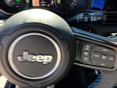 Used 2025 Jeep Wrangler Unlimited Rubicon 4xe w/ Safety Group image 27