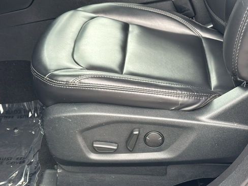 Used 2019 Ford Explorer XLT w/ Equipment Group 202A image 9