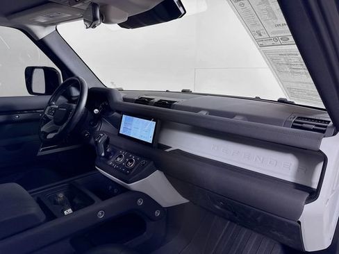 Certified 2022 Land Rover Defender 110 SE image 31