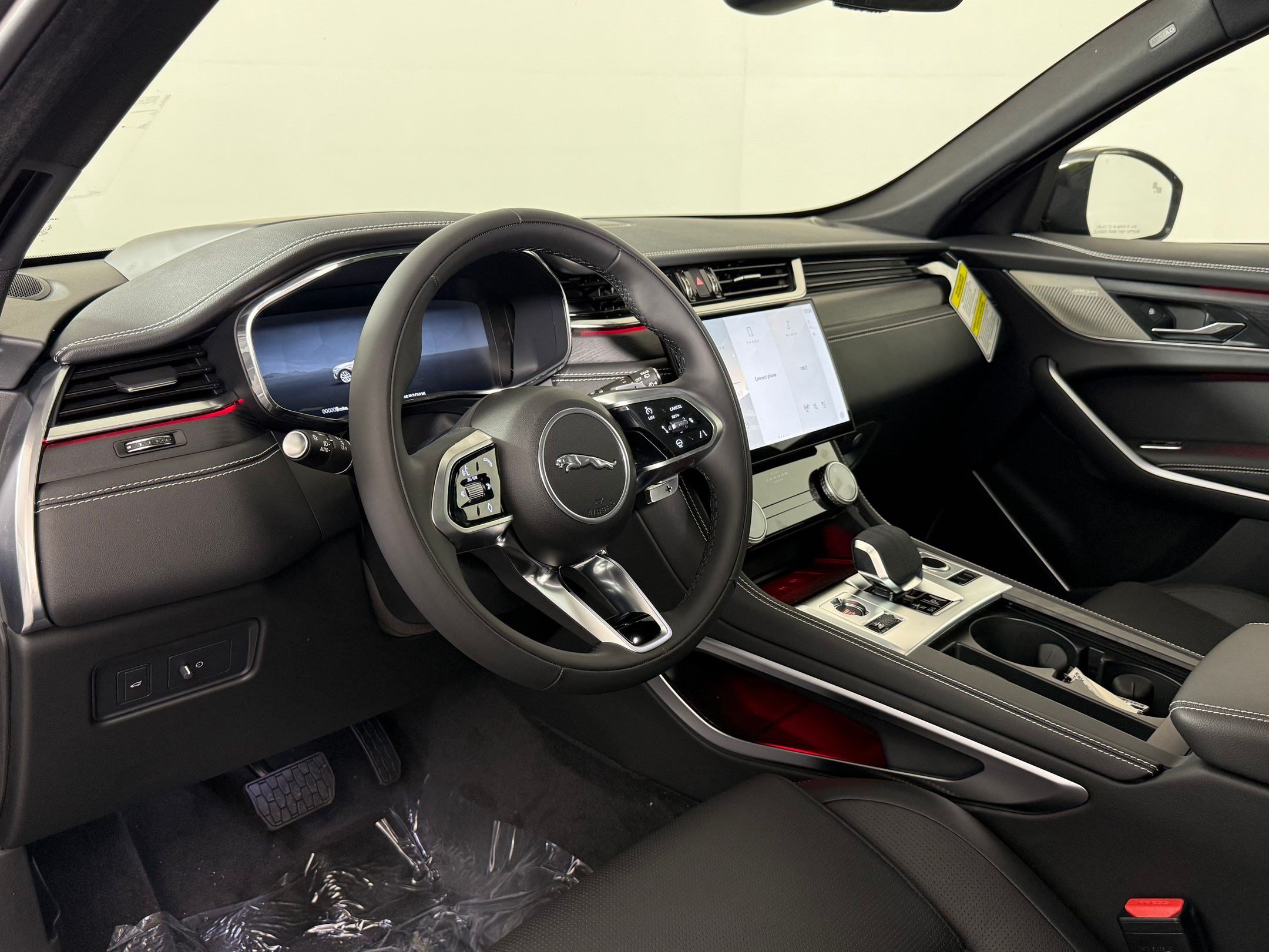New 2026 Jaguar F-PACE R-Dynamic S AWD/4WD image 4