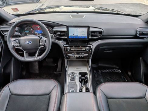 Certified 2024 Ford Explorer ST-Line w/ Class IV Trailer Tow Package image 17