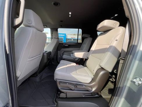 Used 2026 Chevrolet Suburban LT w/ Comfort Package AWD/4WD image 20
