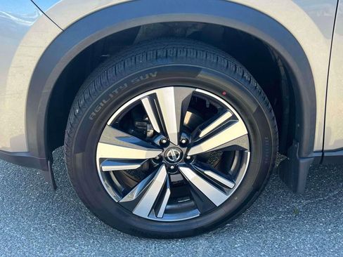 Used 2021 Nissan Rogue SL w/ Premium Package AWD/4WD image 9