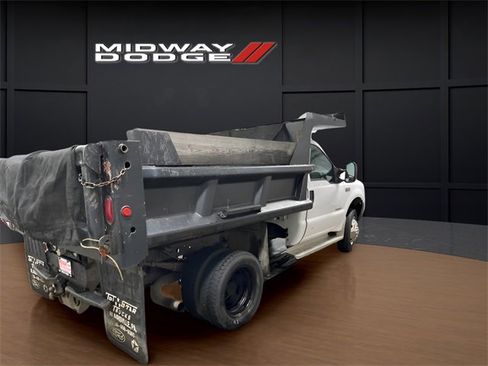 Used 2004 Ford F550 4x4 Regular Cab Super Duty image 8