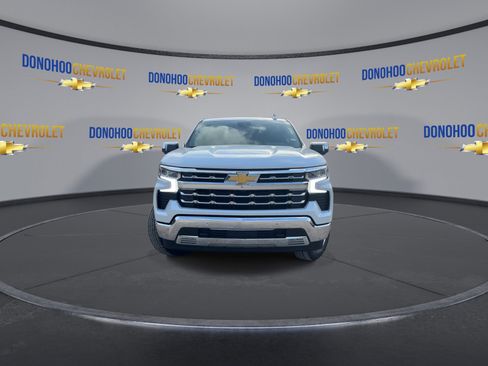 New 2026 Chevrolet Silverado 1500 LTZ w/ LTZ Premium Package AWD/4WD image 4