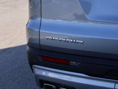 New 2026 GMC Acadia Elevation FWD image 7