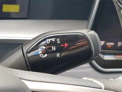 New 2025 Volkswagen Tiguan SE image 25