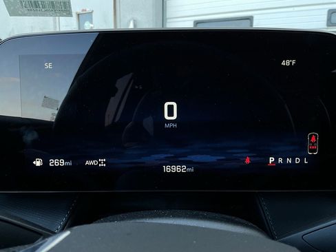 Used 2025 Chevrolet Equinox LT image 37