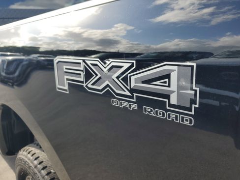 New 2025 Ford F250 Lariat w/ Black Appearance Package image 8