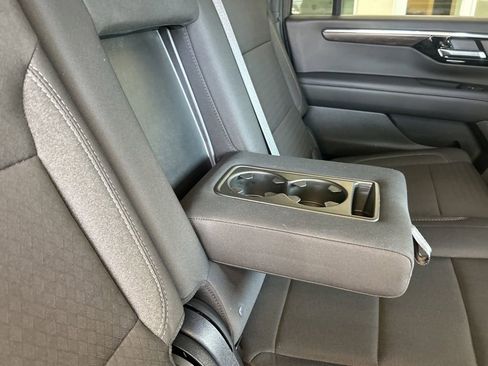 Used 2025 Chevrolet Suburban LS RWD image 30