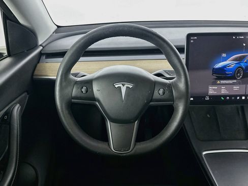 Used 2022 Tesla Model Y Long Range AWD/4WD image 17