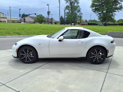 New 2026 MAZDA MX-5 Miata RF Grand Touring w/ Appearance Package RWD image 4