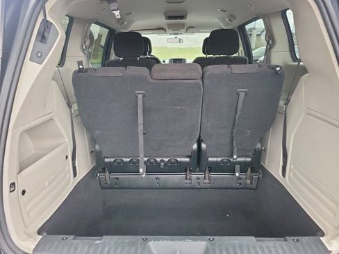 Used 2012 Dodge Grand Caravan SXT FWD image 10