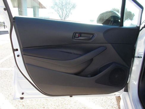 Used 2025 Toyota Corolla LE image 14