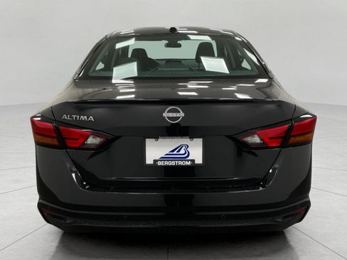 Certified 2025 Nissan Altima 2.5 SV FWD image 33