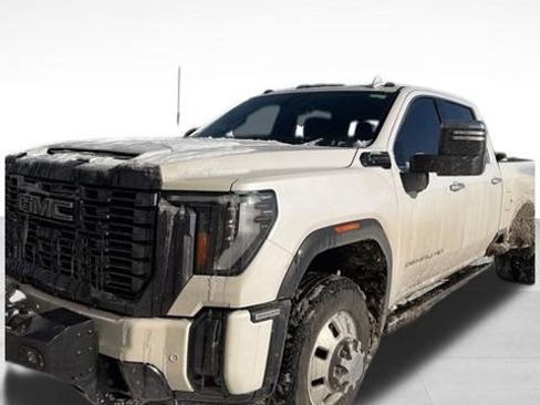 Used 2024 GMC Sierra 3500 Denali Ultimate image 10