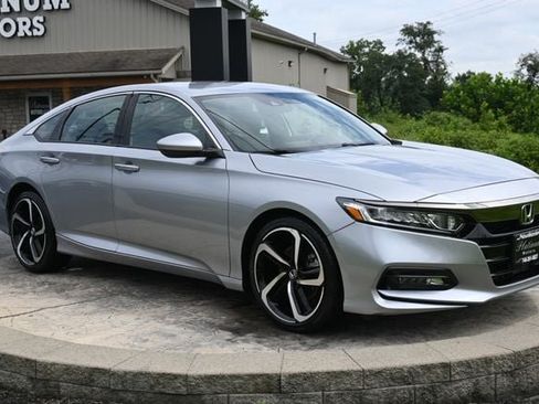 Used 2018 Honda Accord Sport image 3