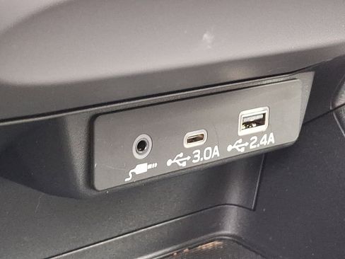 Certified 2025 Subaru Crosstrek 2.0i Premium image 25