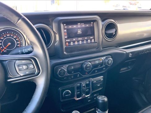 Used 2019 Jeep Wrangler Unlimited Sport S AWD/4WD image 7