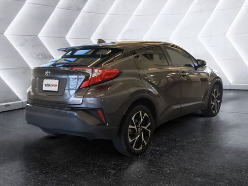 Used 2020 Toyota C-HR XLE FWD image 4