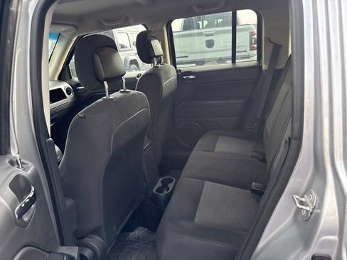 Used 2014 Jeep Patriot Latitude AWD/4WD image 18