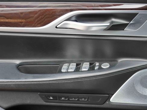 Used 2019 BMW 740i w/ Executive Package image 16