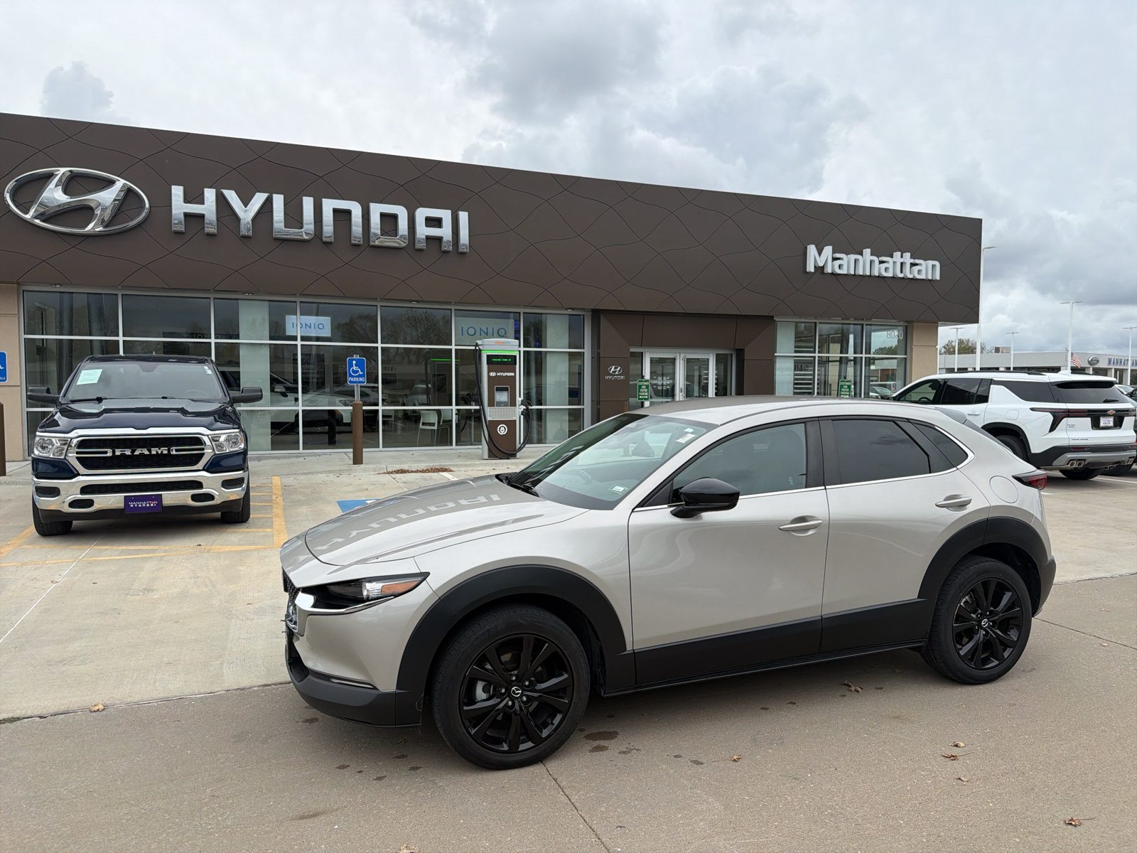 Used 2024 MAZDA CX-30 AWD 2.5 S w/ Select Sport Pkg image 12