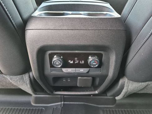 Used 2024 Chevrolet Traverse Z71 w/ LPO, Floor Liner Package AWD/4WD image 24