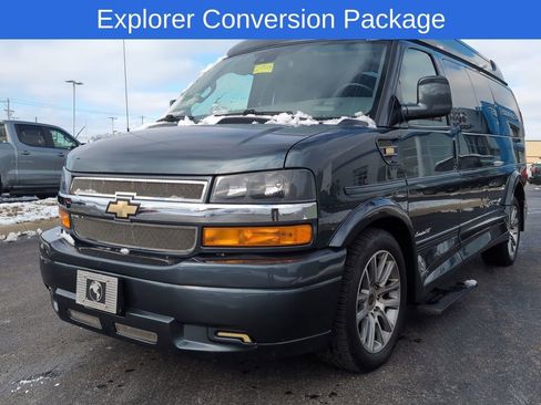 Used 2019 Chevrolet Express 2500 image 3