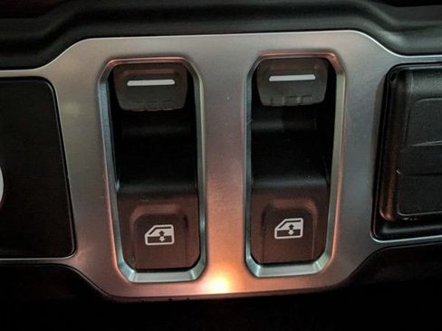 Used 2020 Jeep Wrangler Sport AWD/4WD image 26