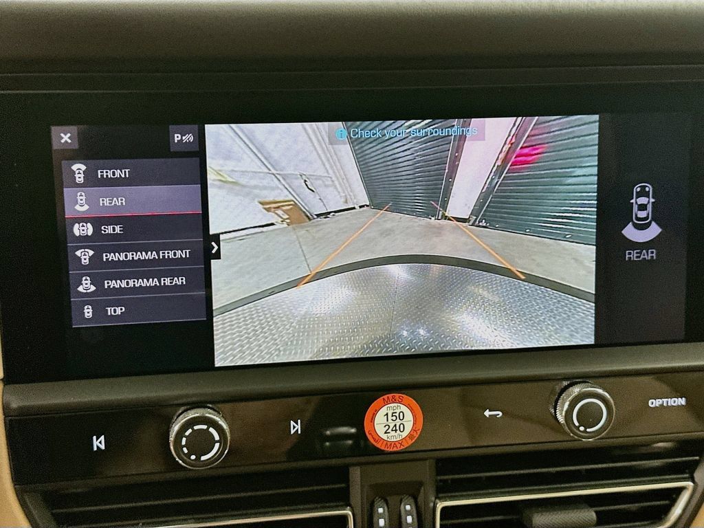 Certified 2025 Porsche Macan AWD/4WD image 15
