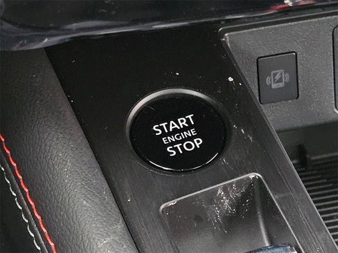 New 2026 Nissan Kicks SR image 18