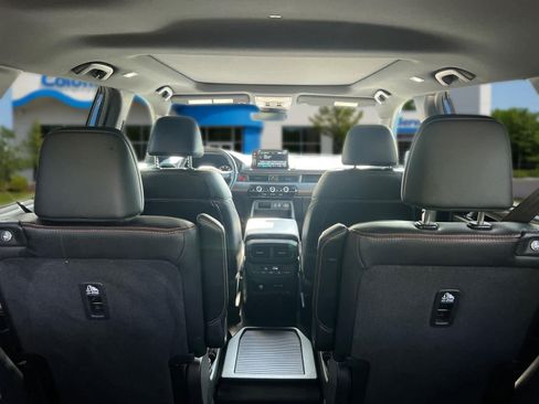 Used 2025 Honda Pilot TrailSport image 35