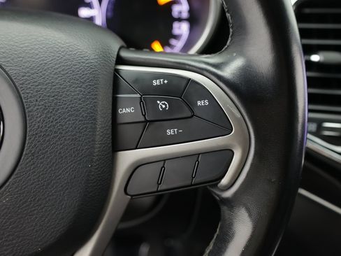 Used 2020 Jeep Grand Cherokee Overland RWD image 24