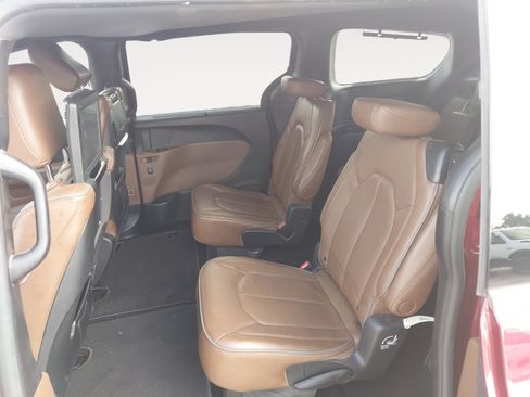 Used 2021 Chrysler Pacifica Limited w/ Uconnect Theater Family Group AWD/4WD image 24