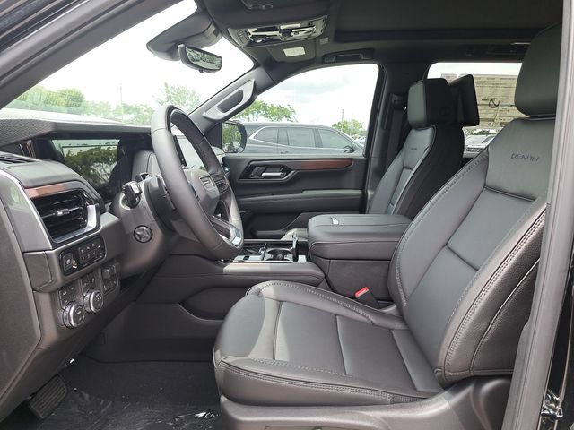 New 2026 GMC Yukon Denali w/ Denali Reserve Package AWD/4WD image 7