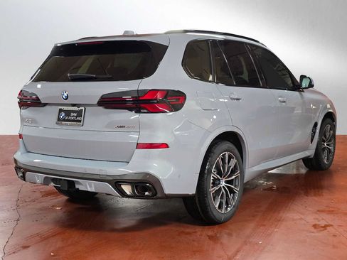 Used 2026 BMW X5 xDrive40i w/ M Sport Package AWD/4WD image 3