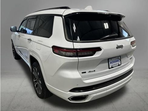 Used 2021 Jeep Grand Cherokee L Overland w/ Luxury Tech Group IV AWD/4WD image 3