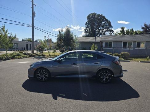 Used 2018 Honda Civic Sport image 8