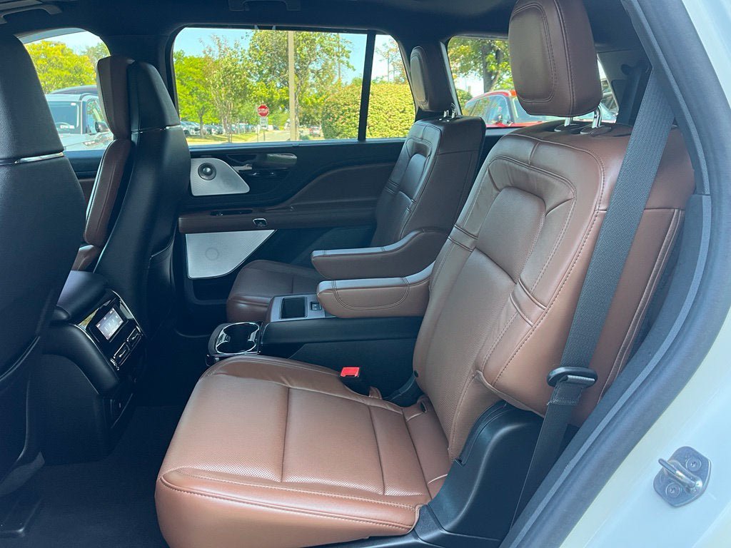 Certified 2024 Lincoln Aviator Reserve w/ Equipment Group 201A AWD/4WD image 13