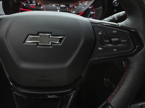 Used 2024 Chevrolet Trax RS w/ Driver Confidence Package FWD image 19