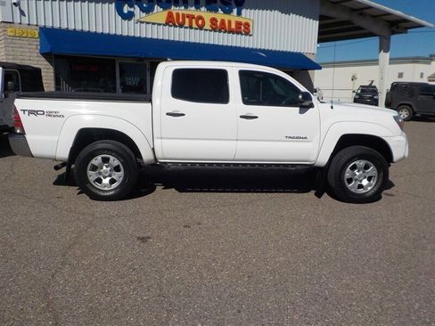 Used 2015 Toyota Tacoma 4x4 Double Cab w/ TRD Off-Road Package image 11