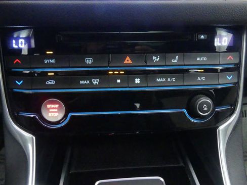 Used 2017 Jaguar XF R-Sport image 14