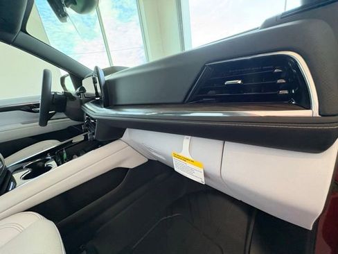 New 2026 Chevrolet Suburban Premier AWD/4WD image 29